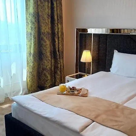 Astoria Grand 4*