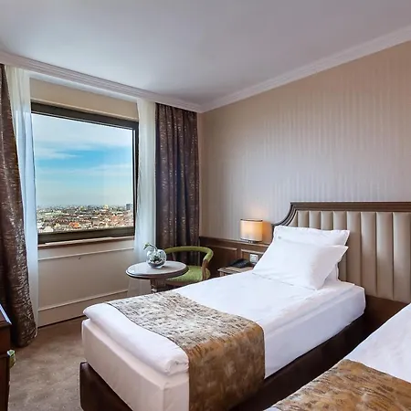 Hotel Astoria Grand 4*