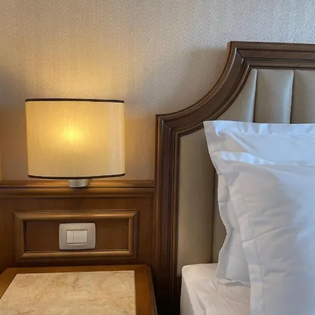 Hotel Astoria Grand 4*