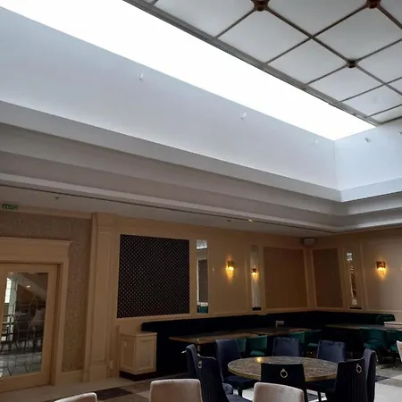 Astoria Grand Szálloda 4*