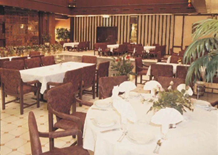 Hotel Astoria Grand 4*