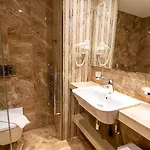 Ξενοδοχείο Astoria Grand