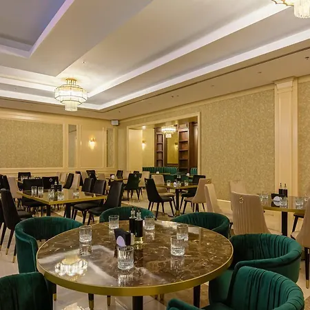 Hotel Astoria Grand 4*