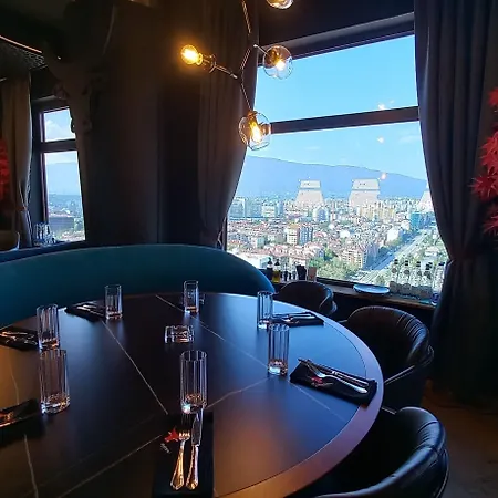 Astoria Grand فندق