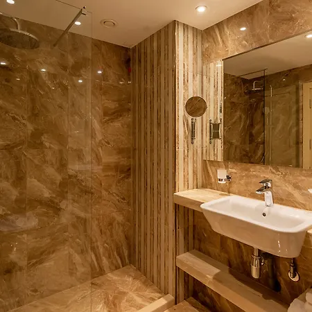 فندق Astoria Grand