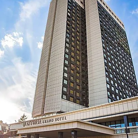 Astoria Grand