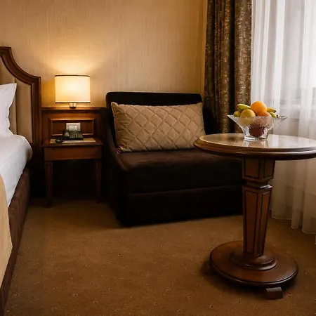 Astoria Grand