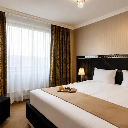 Ξενοδοχείο Astoria Grand