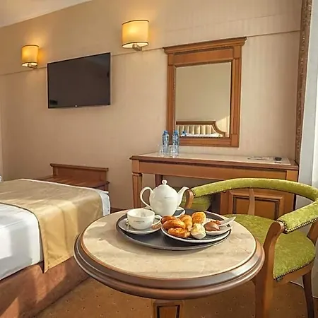 Hotel Astoria Grand 4*