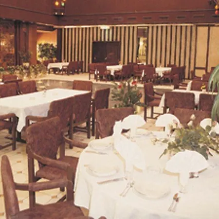 Отель Astoria Grand 4*