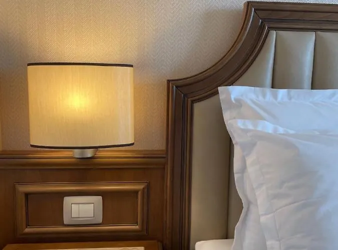 Hotel Astoria Grand 4*