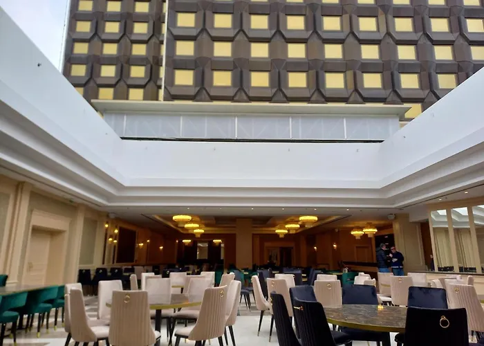 Astoria Grand Hotel 4*