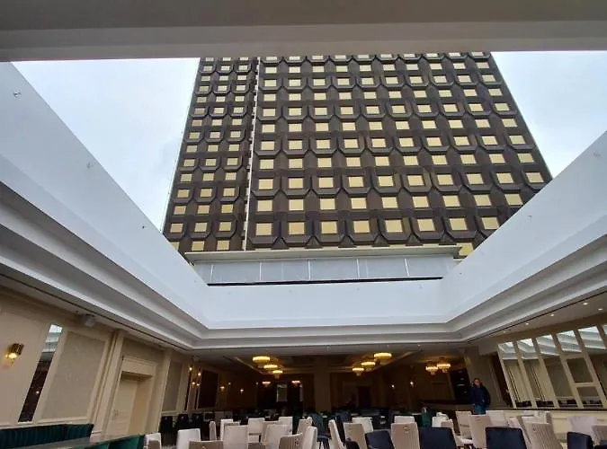 Astoria Grand Sofía