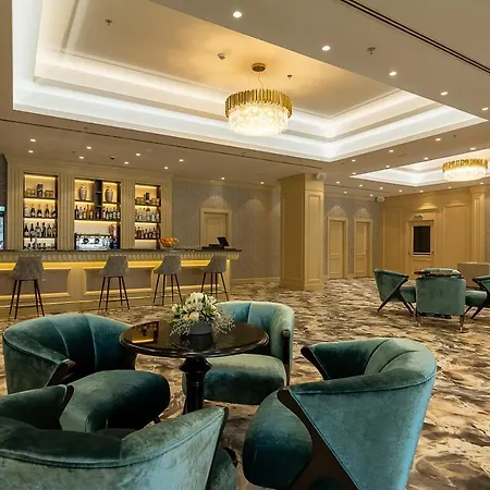 מלון Astoria Grand