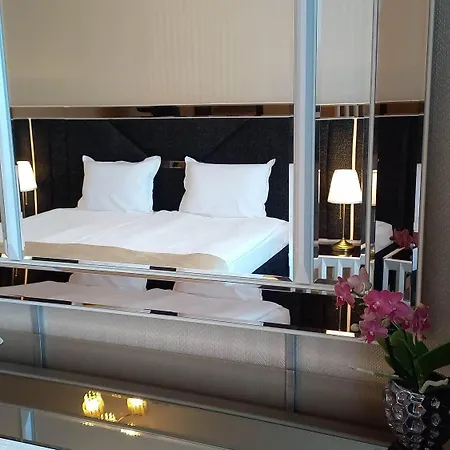 Astoria Grand فندق